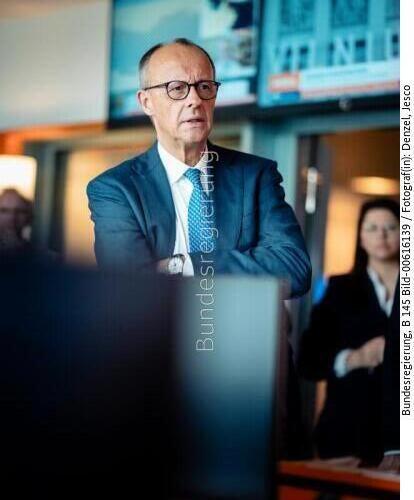 <span class="match">Bundeskanzler</span> Friedrich Merz bei der Renegade-Übung / Flugzeugentführung 2026