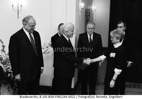Bonn, Ernennungsurkunde BM Hasselfeldt, BPräs v. Weizsäcker