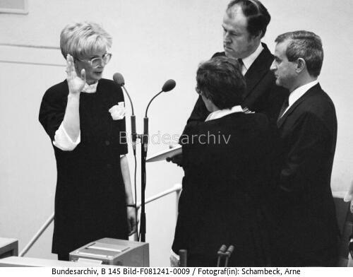 Bonn, Bundestagssitzung, Vereidigung BM Hasselfeldt