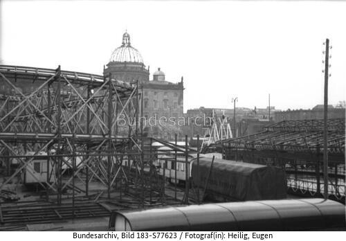 Berlin, Aufbau des Weihnachtsmarkts