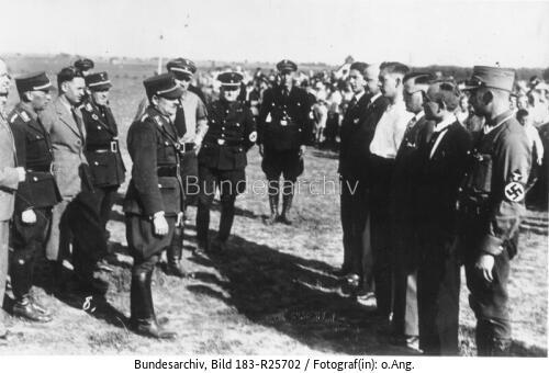 Erich Koch mit Arbeitslosen