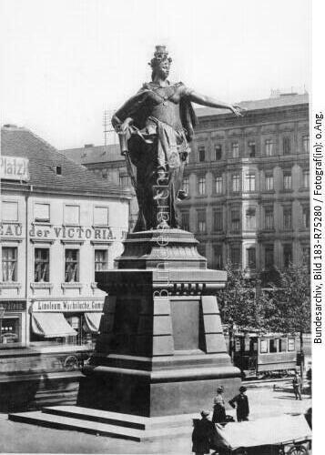 Berlin, "Berolina" am Alexanderplatz