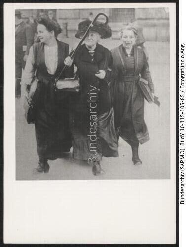 Clara Zetkin, Lore Agnes, Wurm