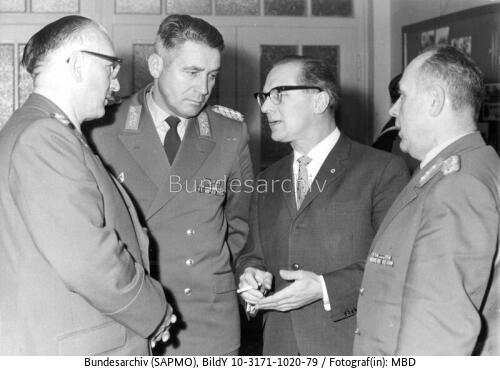 SED-Delegiertenkonferenz der NVA, Honecker