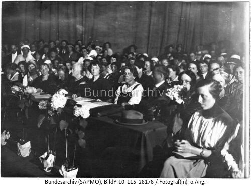 Moskau, Frauenkonferenz, Clara Zetkin, Alexandra Kollontai