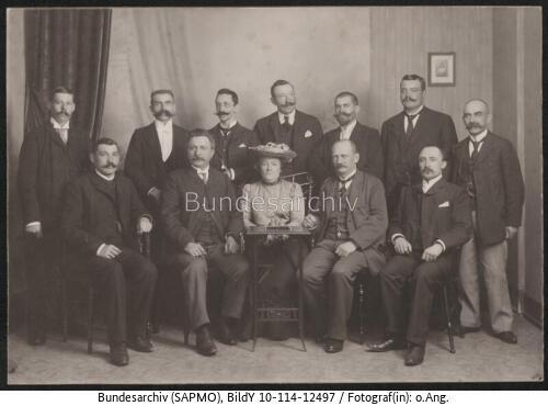 Clara Zetkin mit Stuttgarter Funktionären