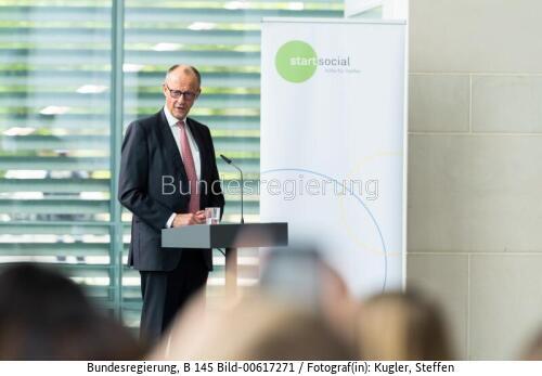 Bundeskanzler Friedrich Merz bei der "startsocial"-Preisverleihung 2026