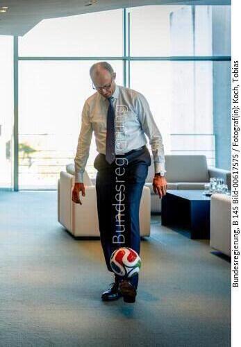 Bundeskanzler Friedrich Merz: Videodreh für Fußball-WM 2026