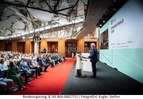 Bundespräsident Frank-Walter Steinmeier beim Bundesfinale "Jugend debattiert 2026“