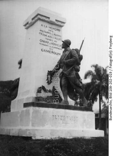 Kamerun, Duala, französisches Kriegerdenkmal