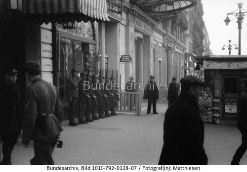 Marseille, deutsche Wache vor Hotel