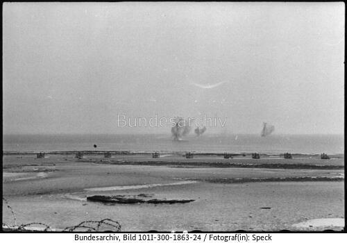 Riva-Bella, Panzerwerfer, Einschläge, Strandhindernisse