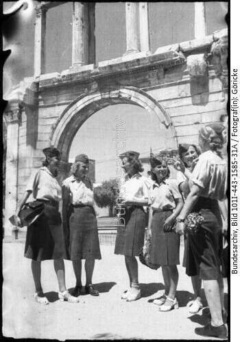 Athen, deutsche Besatzung, Nachrichtenhelferinnen