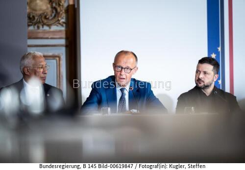Bundeskanzler Friedrich Merz in Paris / Treffen der "Koalition der Willigen" 2026