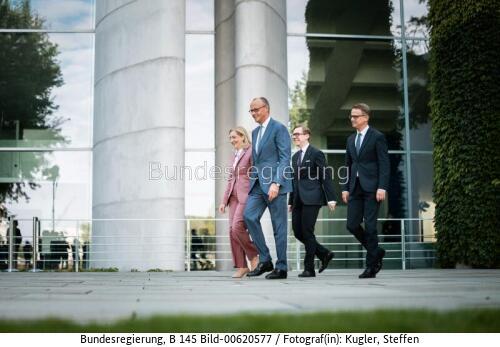 Bundeskanzler Friedrich Merz: Pressestatement zur Kabinettsumbildung 2026