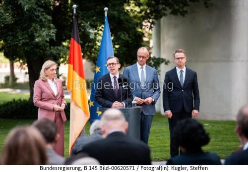 Bundeskanzler Friedrich Merz: Pressestatement zur Kabinettsumbildung 2026