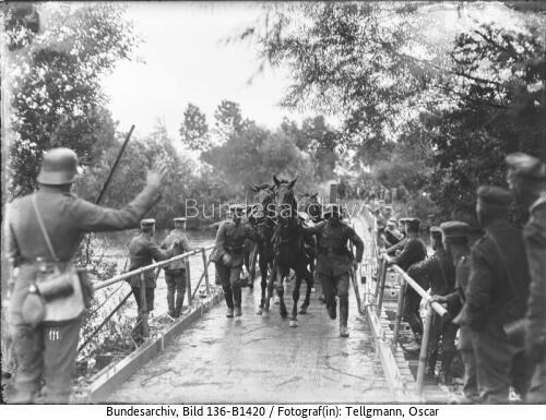 Reichswehrmanöver, 12. (Sächsisches) Reiter-Regiment, Pontonbrücke