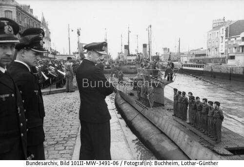 St. Nazaire, U-94 einlaufend, Karl Dönitz