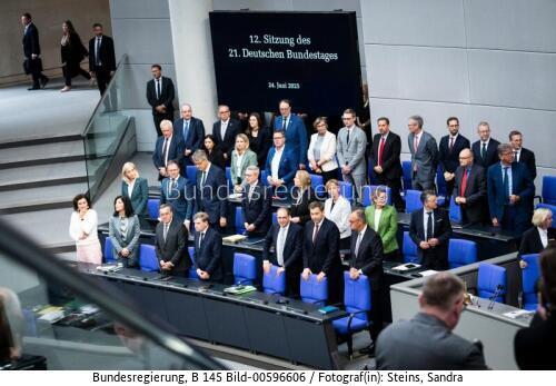 Bundestagssitzung / Regierungsbank 2025