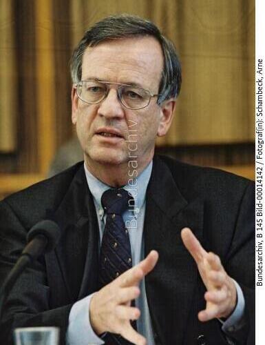 Bonn, Heinrich v. Pierer bei Pressekonferenz