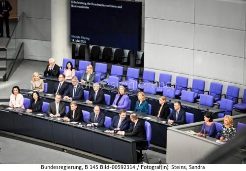 Bundestagssitzung / Vereidigung des Bundeskanzlers und des Bundeskabinetts 2025
