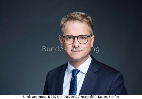 BM Carsten Linnemann / Offizielles Porträt 2026