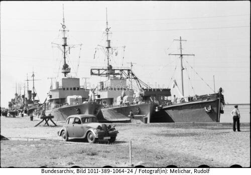 Libau, Hafen, Schiffe