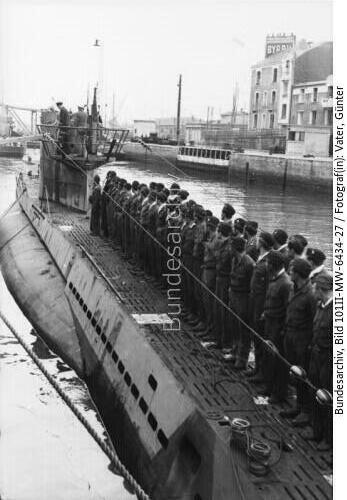 St. Nazaire, Uboot U 455 einlaufend