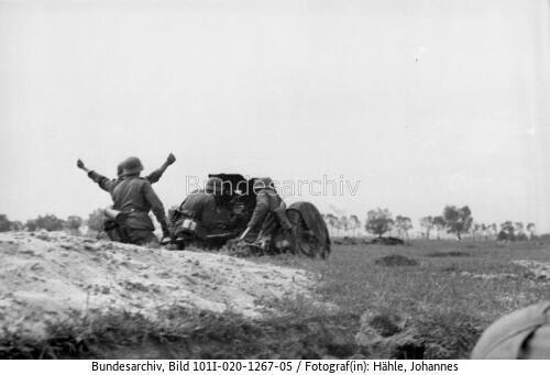 Russland-Süd, Soldaten an 3,7cm Pak