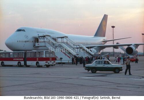 Berlin-Schönefeld, erste Lufthansa-Landung