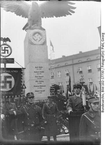 Berlin, Denkmal für "Gefallene der Bewegung"