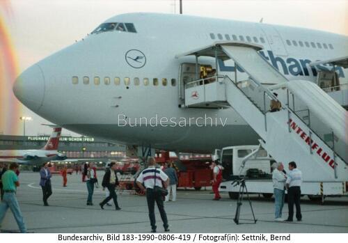 Berlin-Schönefeld, erste Lufthansa-Landung