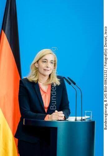 BM Nina Warken: Pressekonferenz zur Reform des Rechts der Nachrichtendienste 2026