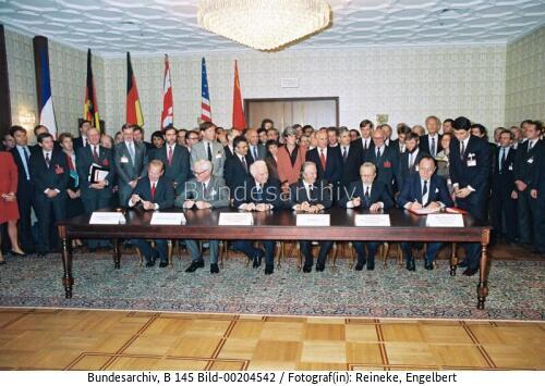Abschluss der "2 + 4-Gespräche" in Moskau / Unterzeichnung des Vertrags 1990