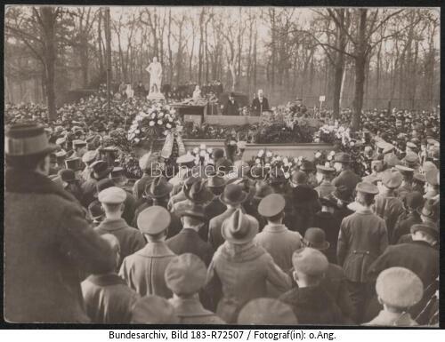 Berlin, Trauerkundgebung, Karl Liebknecht
