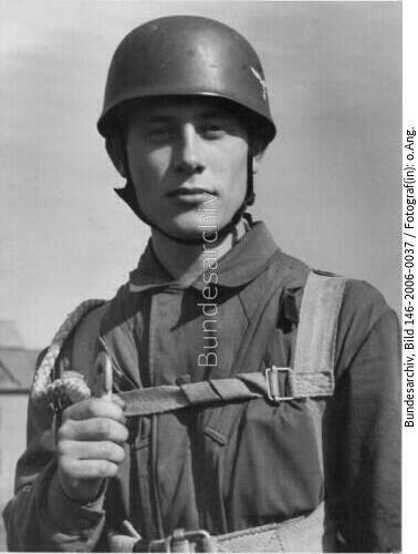 Döberitz, <span class="match">Toni Schneiders</span>