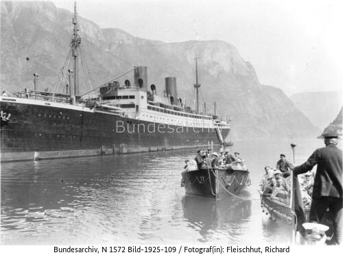 Polarfahrt mit Dampfer "München", Gutvangen