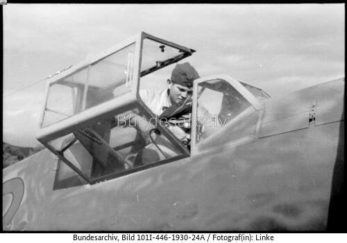 Kreta, Flugfeld, Flugzeug Me 109, Pilot im Cockpit