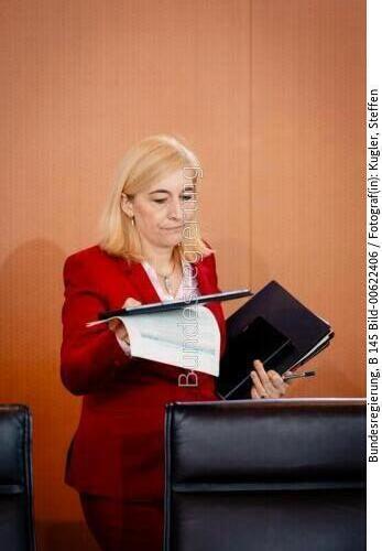 BM Nina Warken 2026