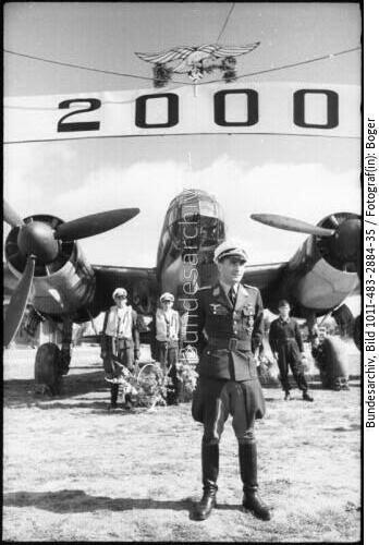 Frankreich, Flugfeld, 2000. Feindflug, Rede