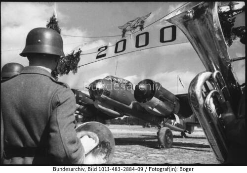 Frankreich, Flugfeld, 2000. Feindflug, Flugzeug Ju 88