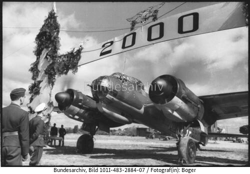 Frankreich, Flugfeld, 2000. Feindflug, Flugzeug Ju 88