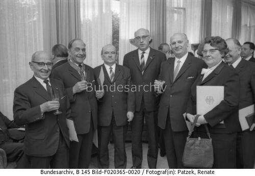 Bonn, Bundesverdienstkreuz an MdB