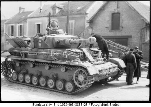 Bei Caen, Panzer IV der 12.SS-Pz.Division