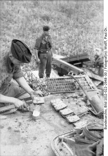 Russland, Verpflegung der Panzersoldaten