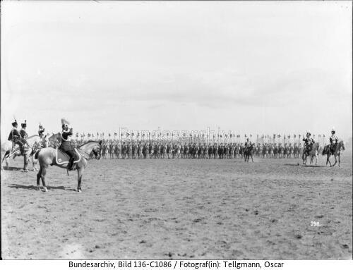 Danzig, Kronprinz übernimmt 1. Leib-Husarenregiment