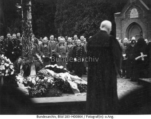 Eberswalde, Beisetzung Mutter von Blomberg