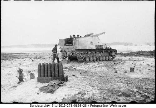 Russland, Panzerhaubitze <span class="match">Hummel</span>
