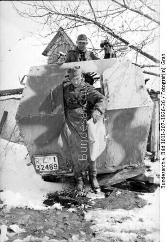 Jugoslawien, Zerlegen eines Panzerwagens