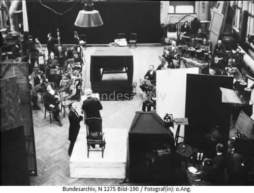 Berlin, Aufnahme für Dirigentenfilme im Atelier